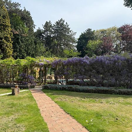Апартаменты Granby Estate The Old Pool House Брадфорд на Аэвен Экстерьер фото